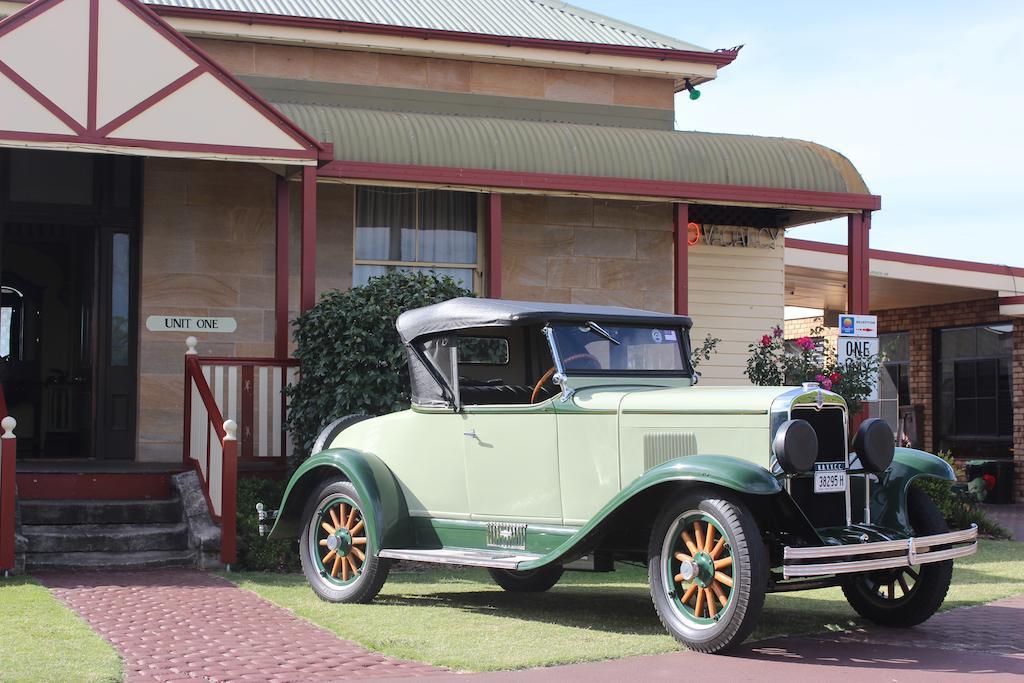 Warwick Settlers Inn Bagian luar foto