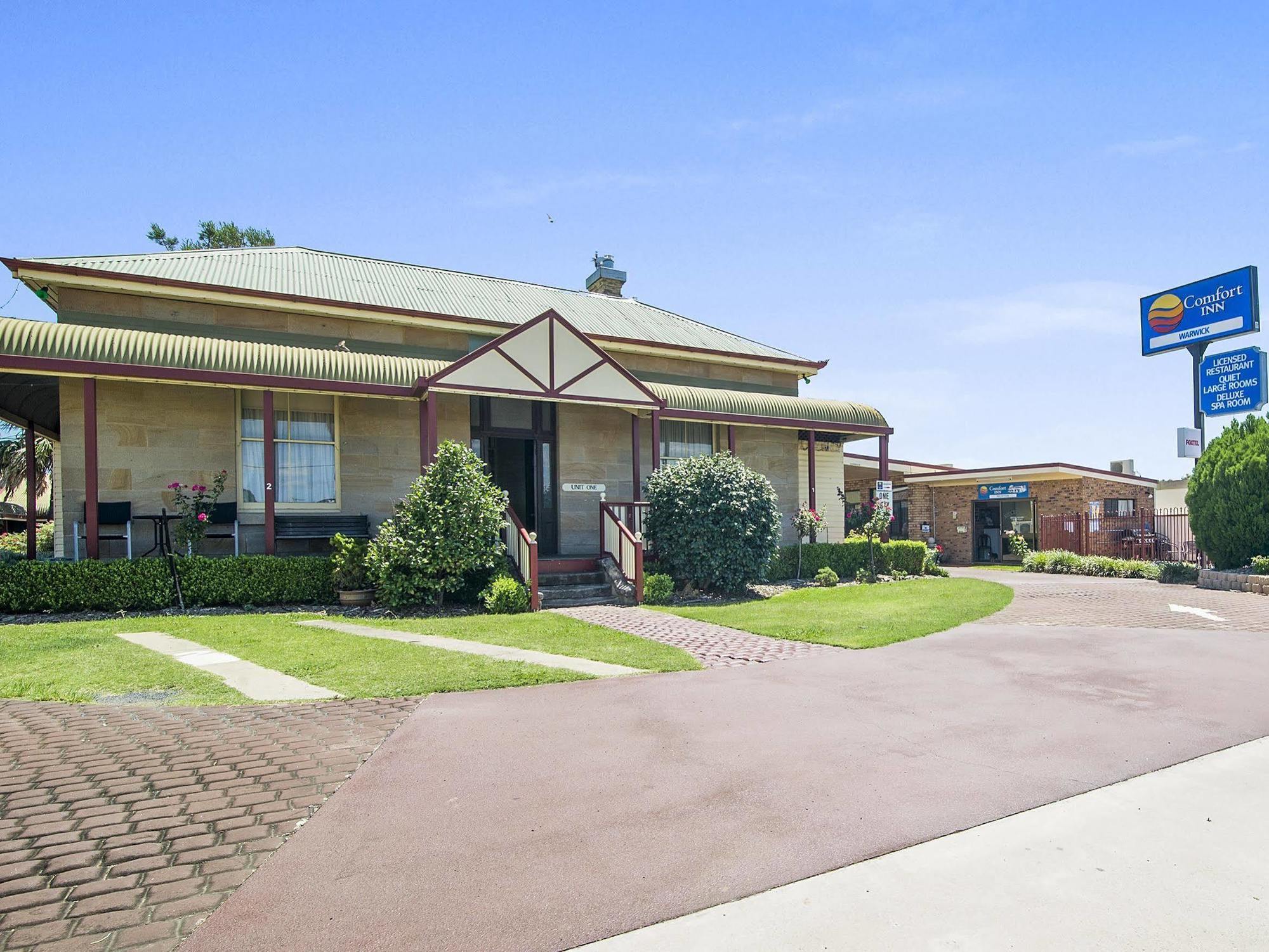 Warwick Settlers Inn Bagian luar foto
