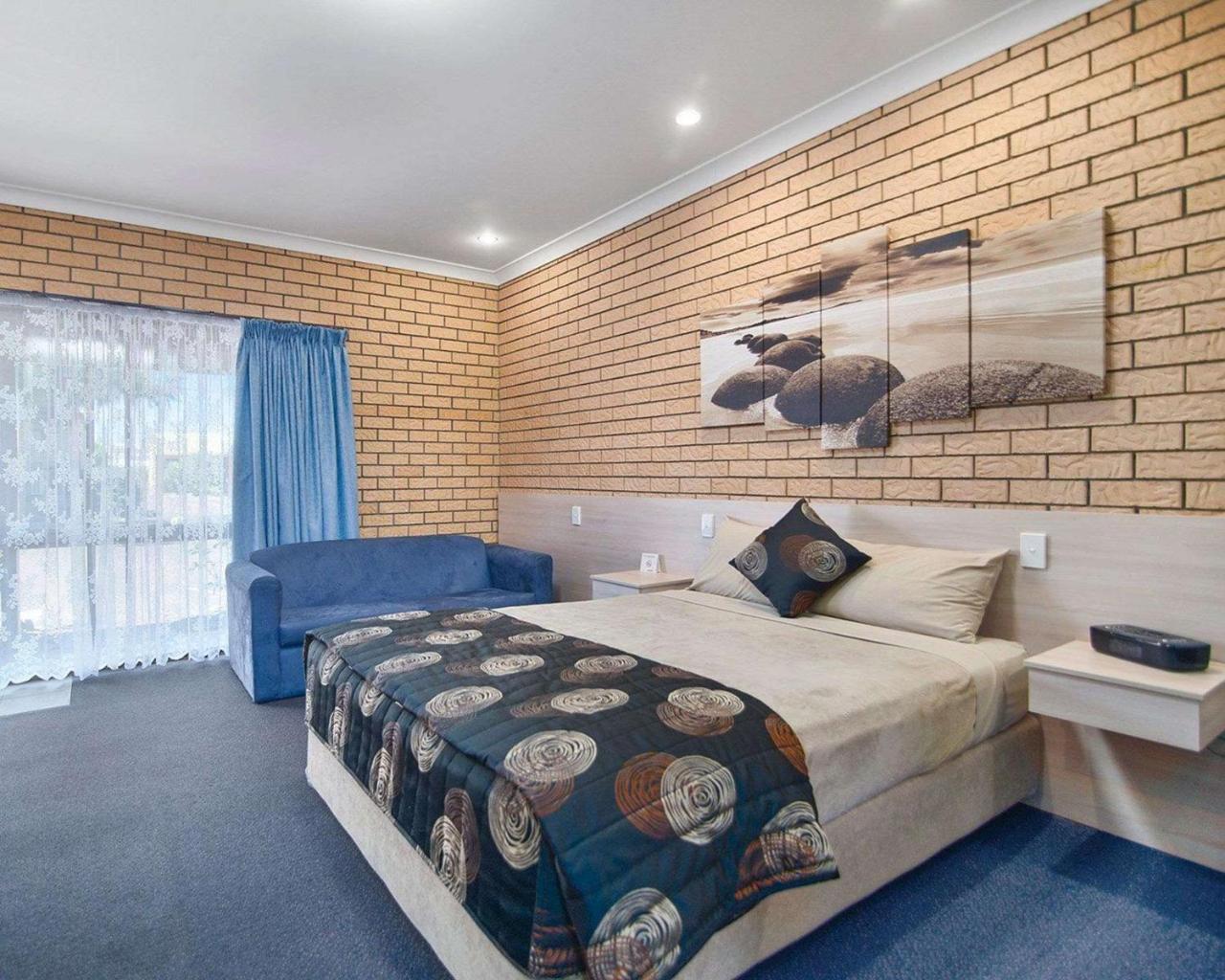 Warwick Settlers Inn Bagian luar foto
